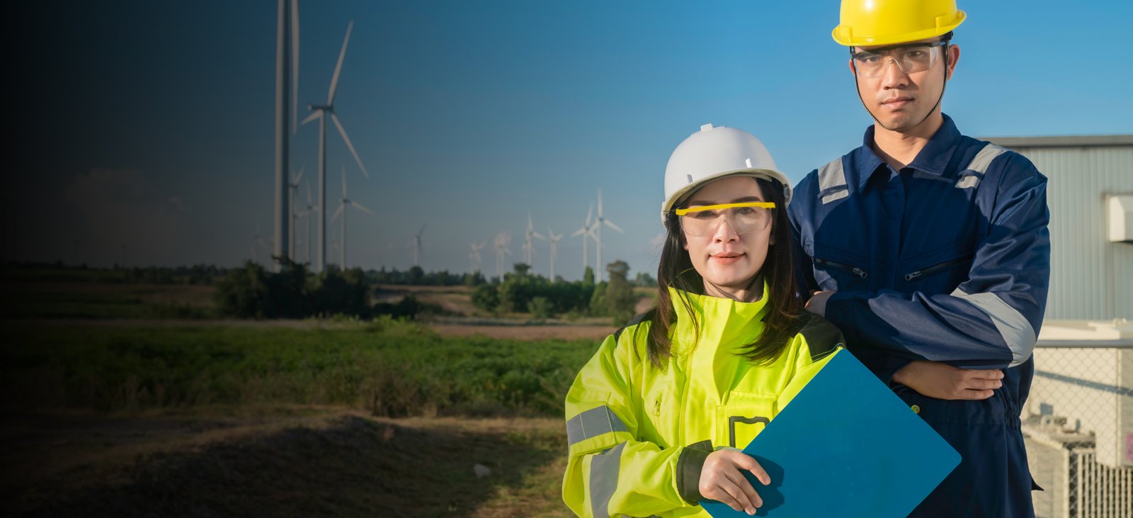 Painéis solares em telhado residencial